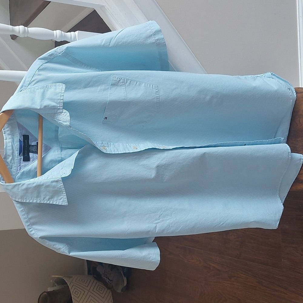 Tommy Hilfilger men's dress shirt